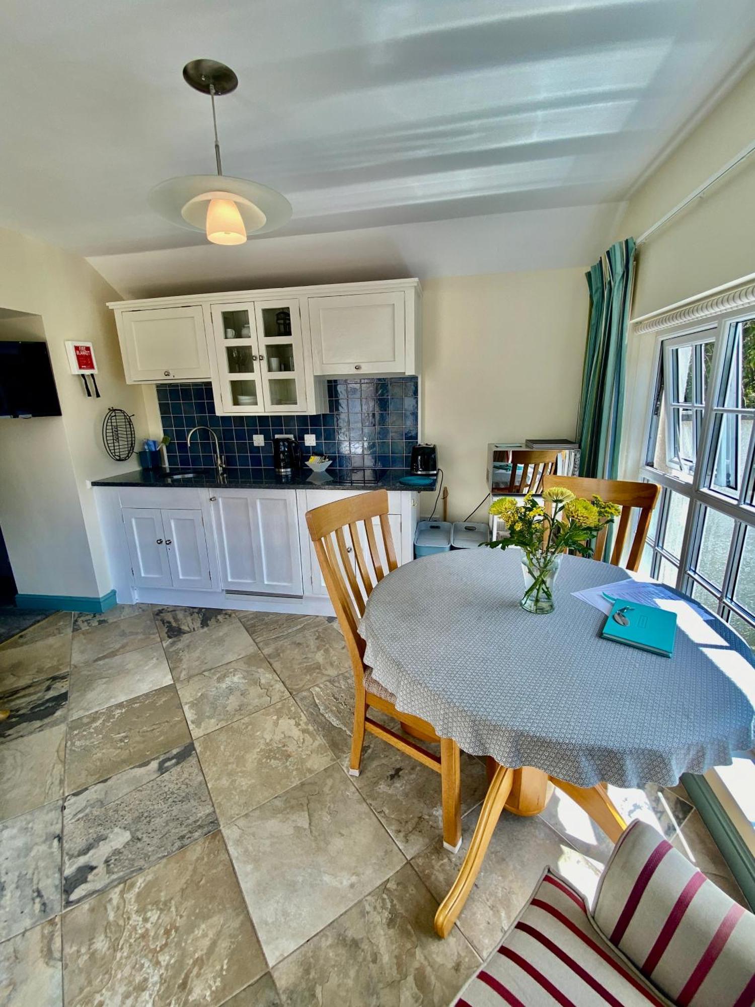 Lynwood House Self Contained Studio Tregoney ภายนอก รูปภาพ